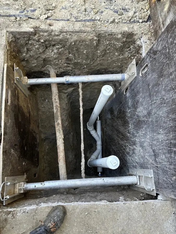 Experienced plumber completing Drain Cleaning work in Buckner